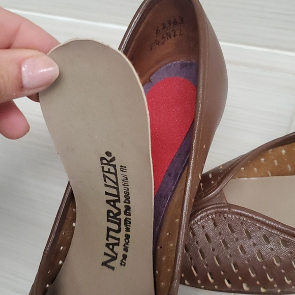 Vintage Naturalizer Laser Cut Peep Toe Pumps - Picture 4 of 12